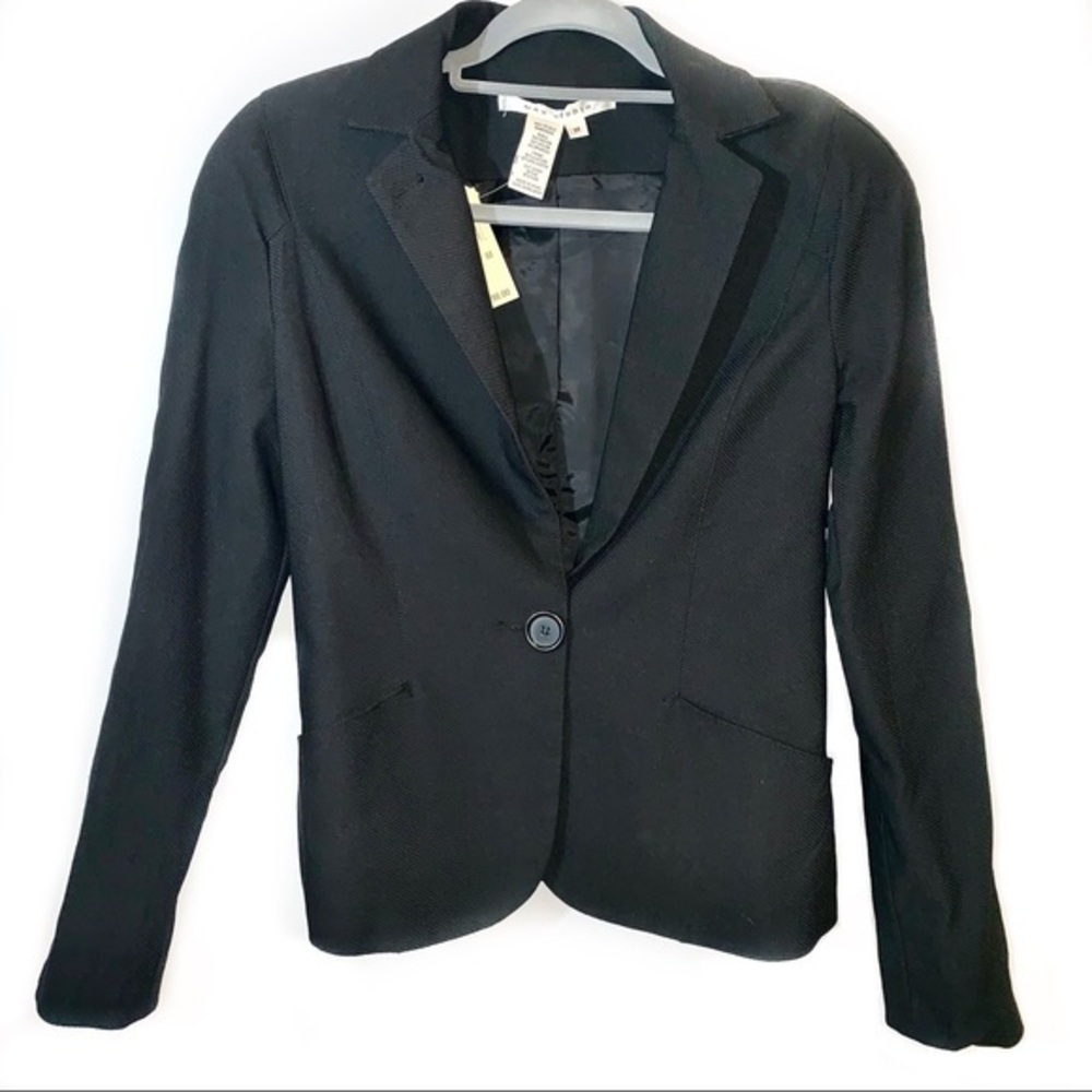 ⏰Max Studio size M black short button up blazer